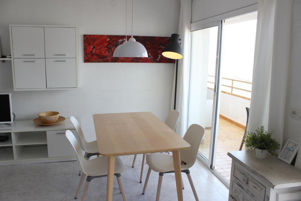 Beautiful Apartment In Front Of Beach, Pool, View Росес Екстериор снимка