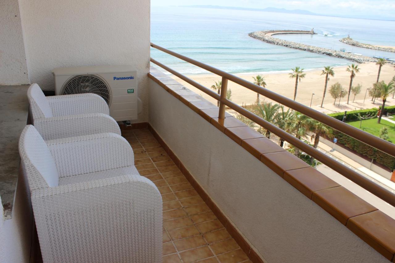 Beautiful Apartment In Front Of Beach, Pool, View Росес Екстериор снимка