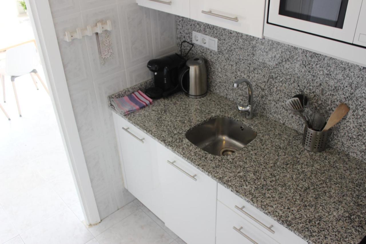 Beautiful Apartment In Front Of Beach, Pool, View Росес Екстериор снимка