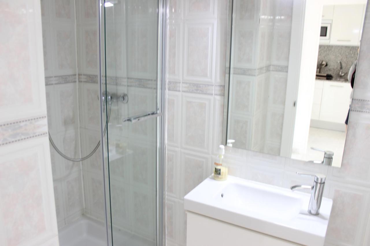 Beautiful Apartment In Front Of Beach, Pool, View Росес Екстериор снимка