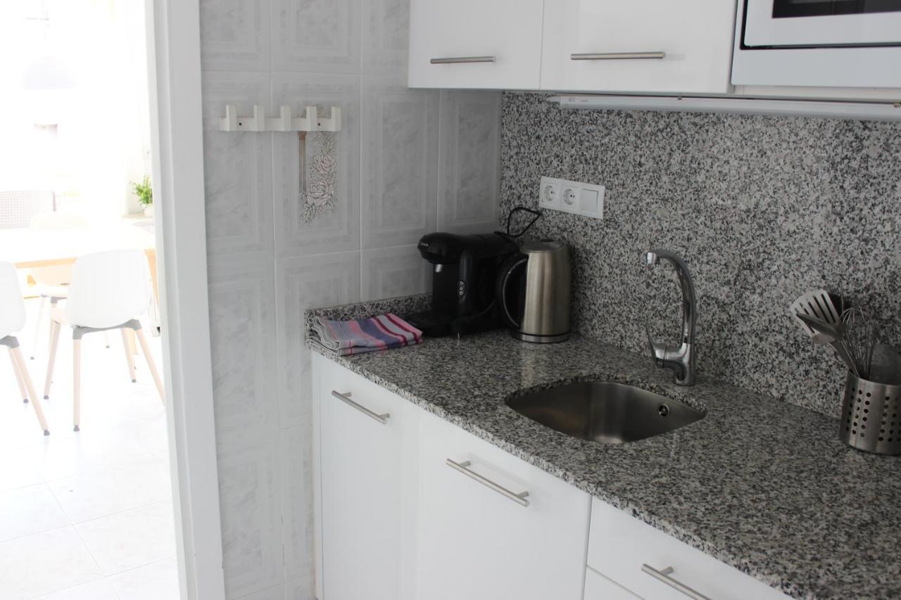 Beautiful Apartment In Front Of Beach, Pool, View Росес Екстериор снимка