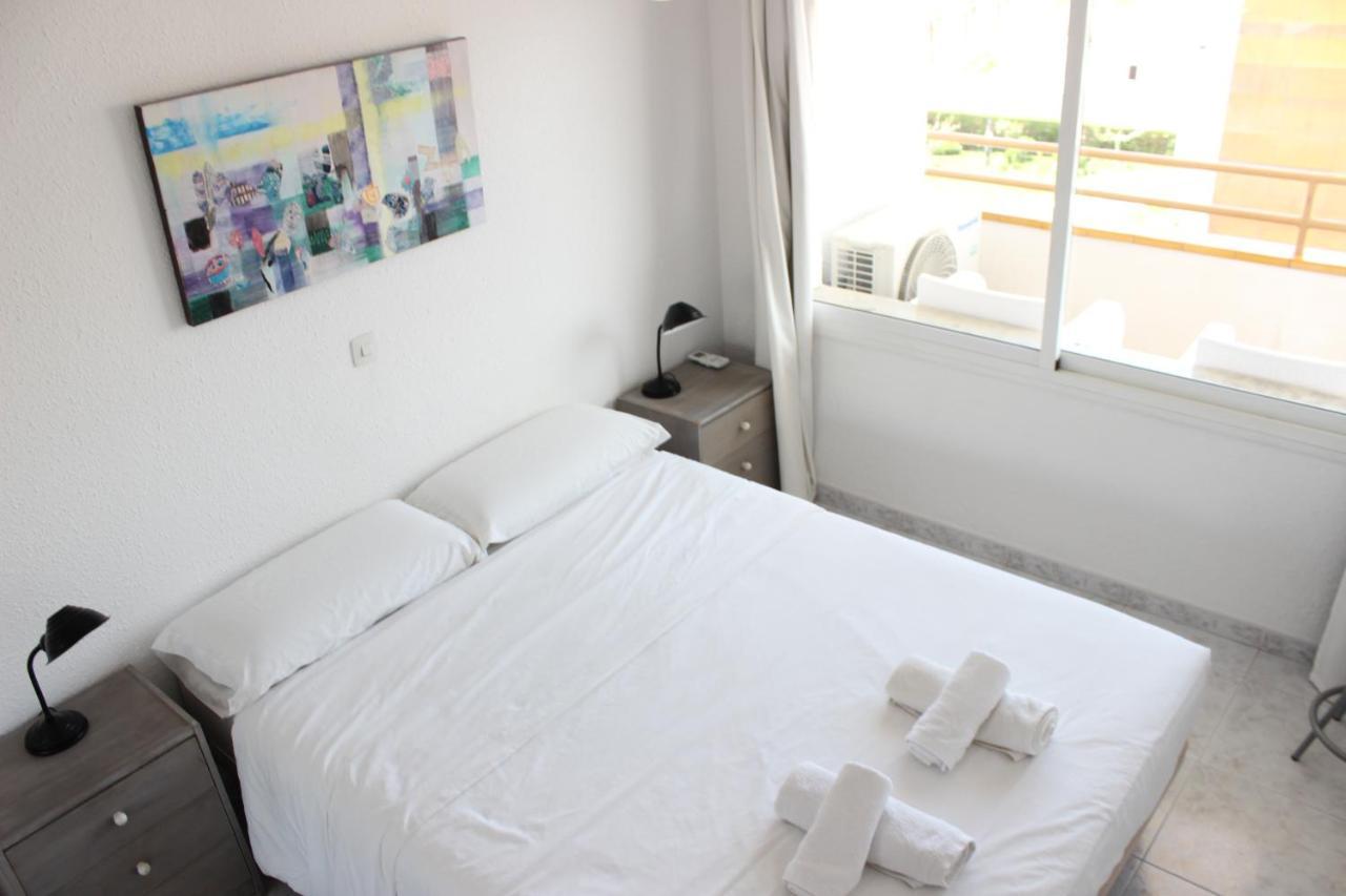 Beautiful Apartment In Front Of Beach, Pool, View Росес Екстериор снимка