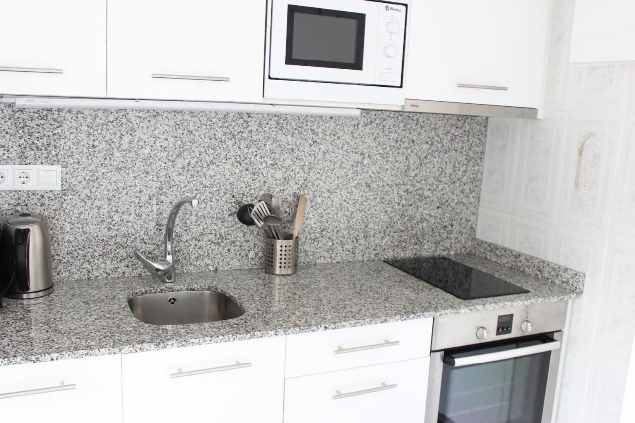 Beautiful Apartment In Front Of Beach, Pool, View Росес Екстериор снимка